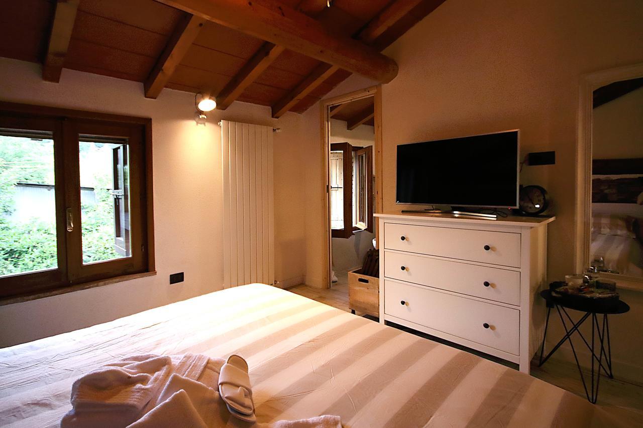 La Maesta' Bed & Breakfast Лангирано Екстериор снимка