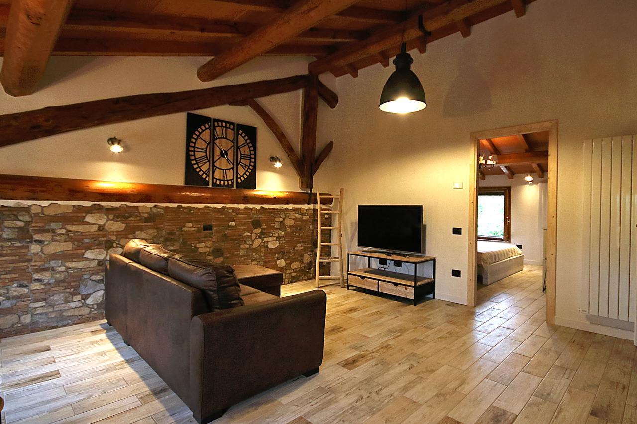 La Maesta' Bed & Breakfast Лангирано Екстериор снимка