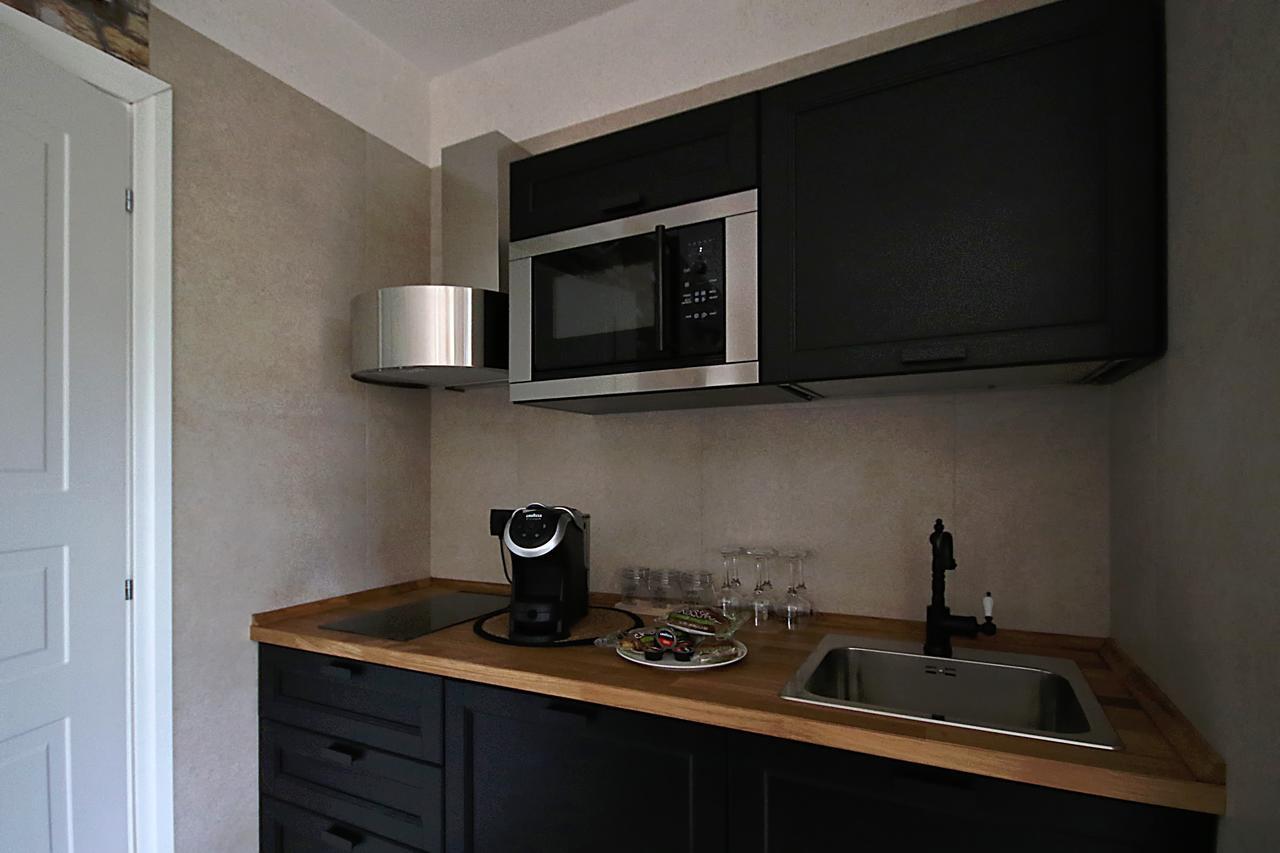 La Maesta' Bed & Breakfast Лангирано Екстериор снимка