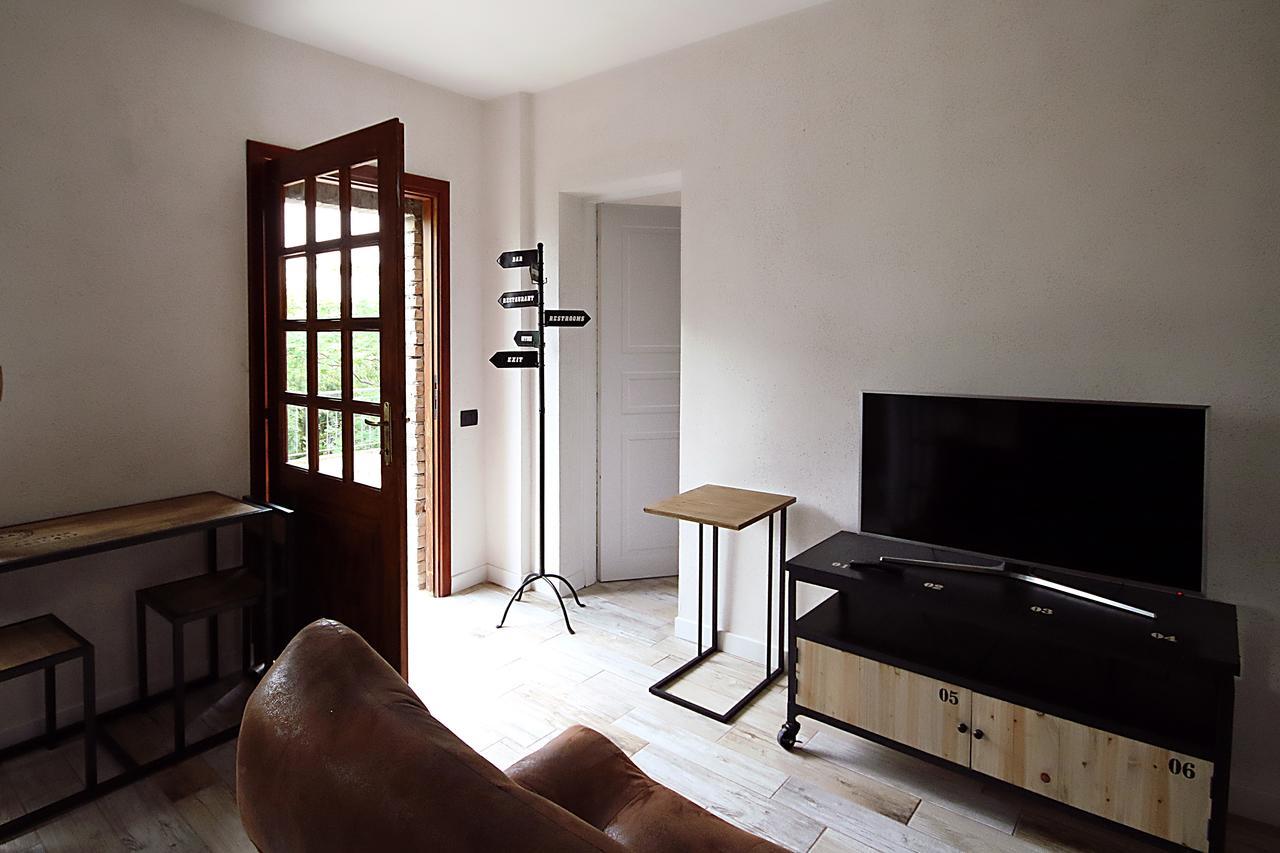 La Maesta' Bed & Breakfast Лангирано Екстериор снимка