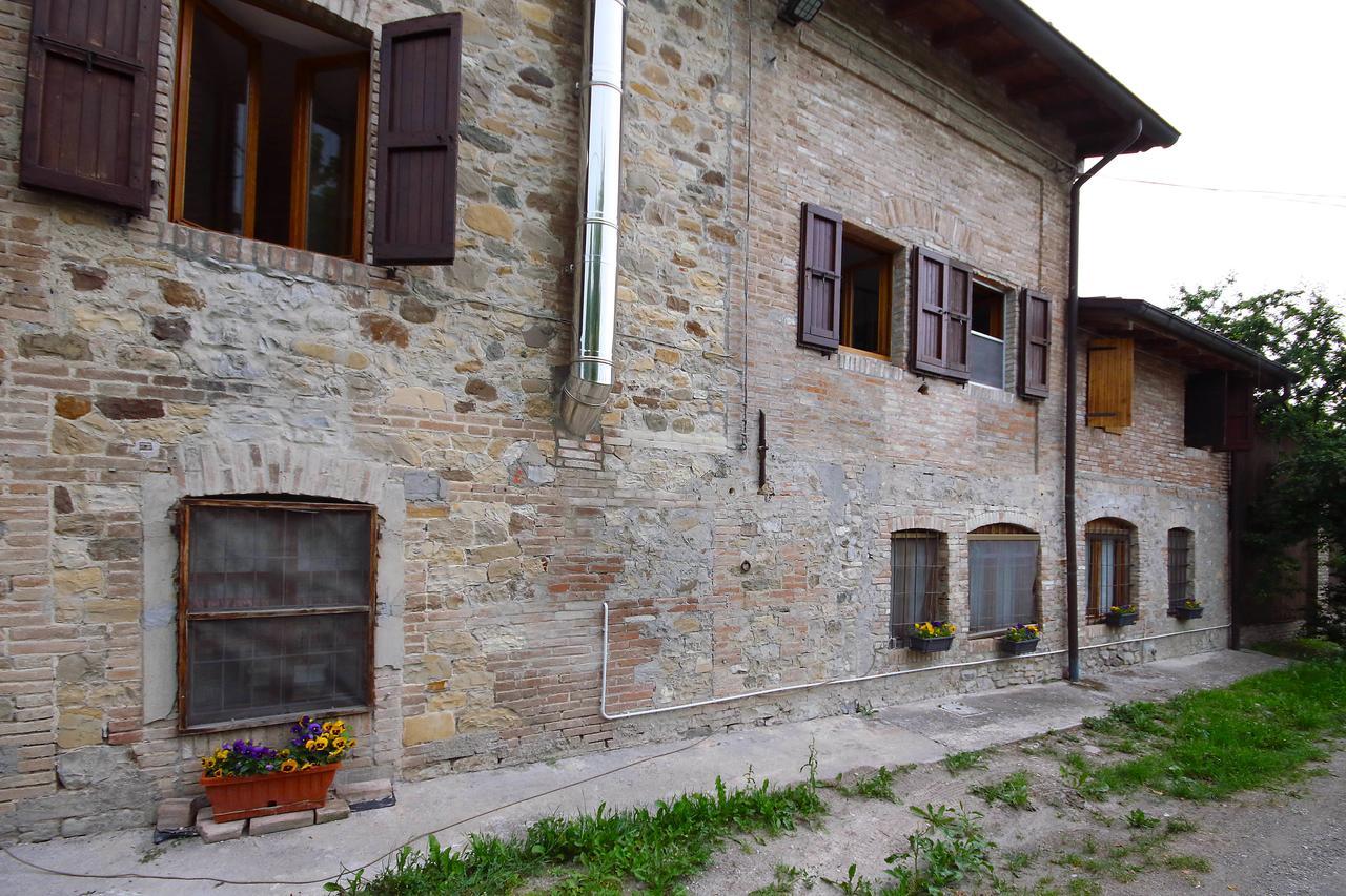 La Maesta' Bed & Breakfast Лангирано Екстериор снимка