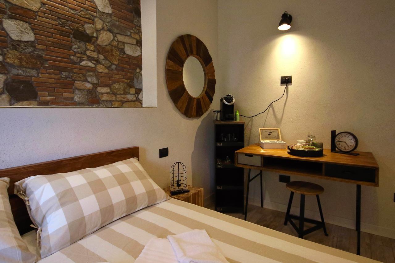 La Maesta' Bed & Breakfast Лангирано Екстериор снимка