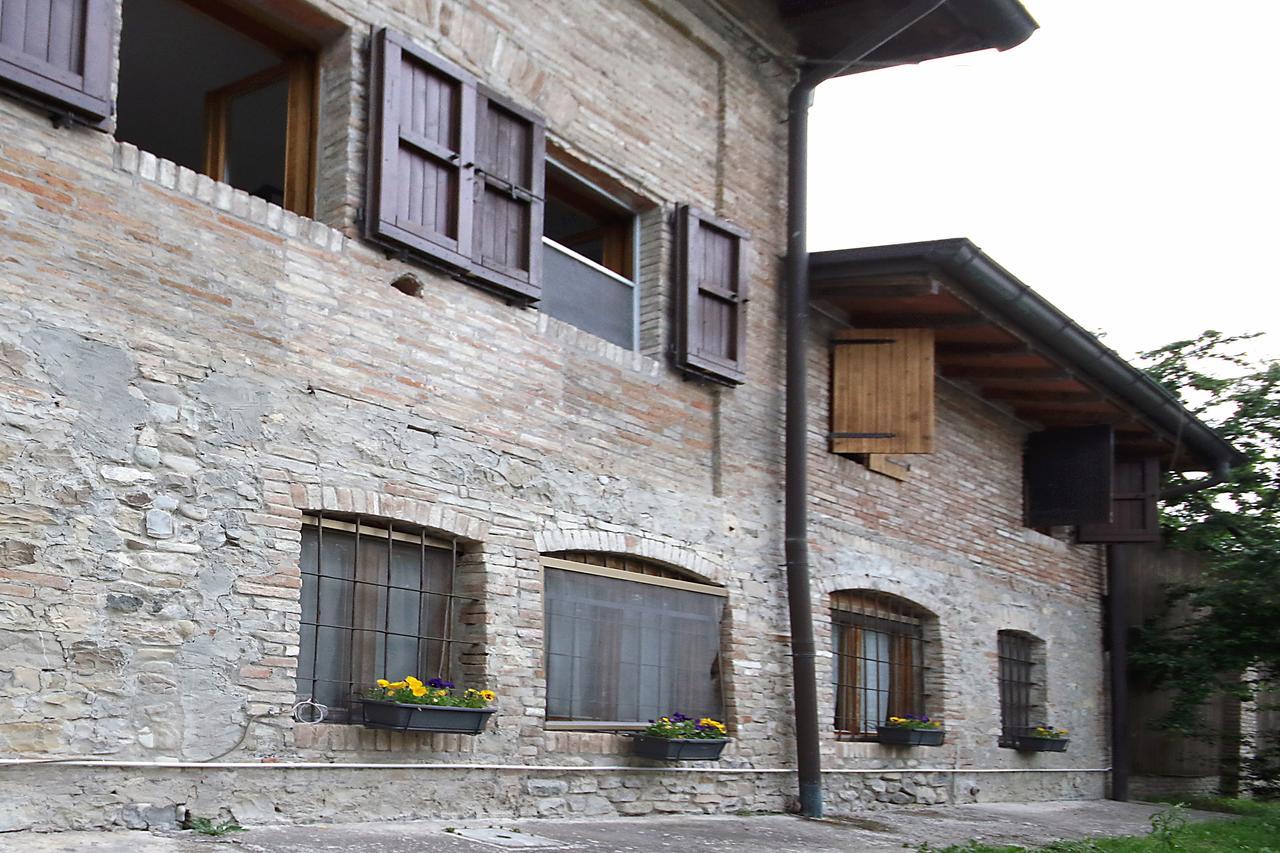 La Maesta' Bed & Breakfast Лангирано Екстериор снимка