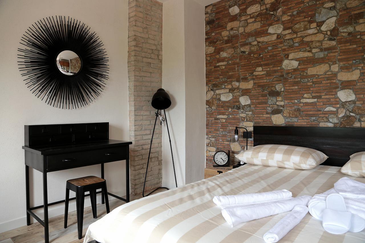 La Maesta' Bed & Breakfast Лангирано Екстериор снимка